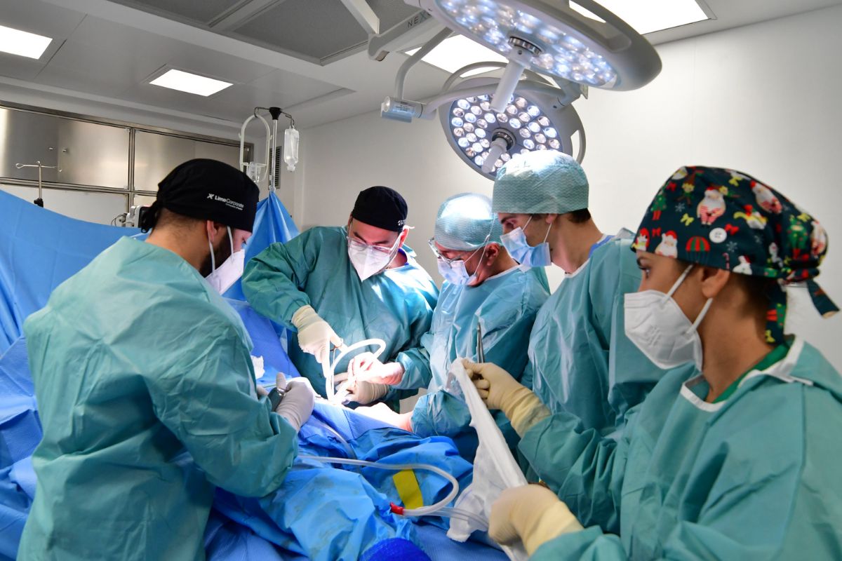 Tecnica mininvasiva anca - Dr. Riccardo Giacomi protesi d'anca per via anteriore