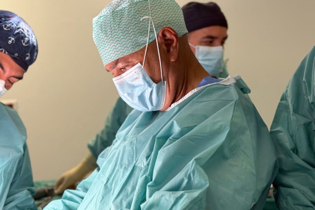 Chirurgia robotica anca vantaggi - Dr. Riccardo Giacomi protesi d'anca per via anteriore